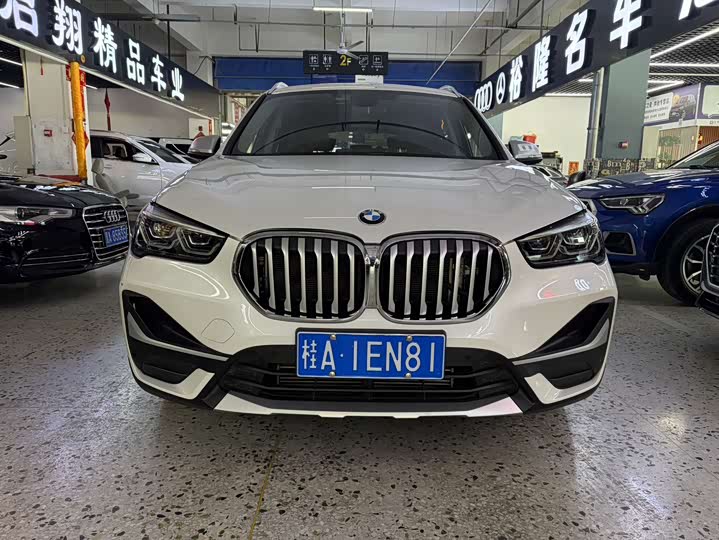Фото 2 - BMW X1
