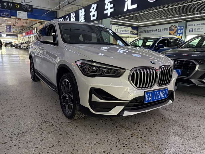Фото 3 - BMW X1