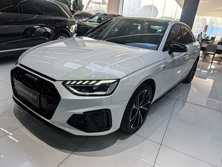 Фото 1 - Audi A4L