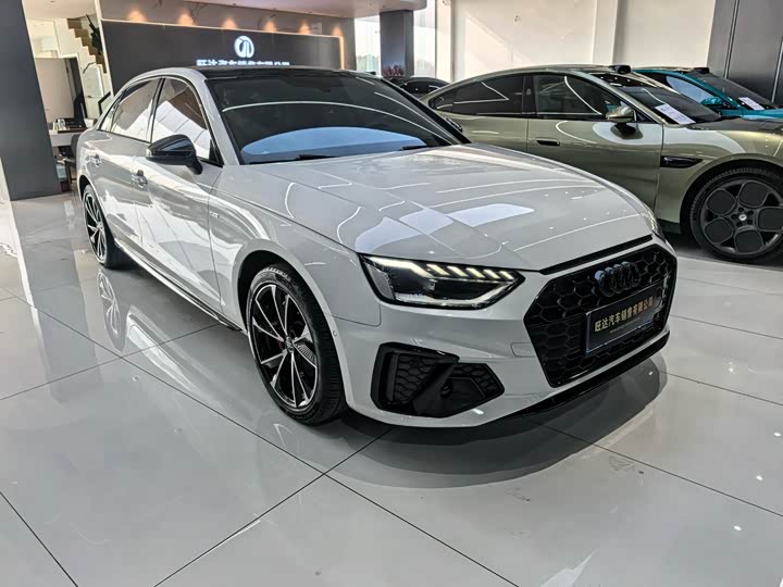 Фото 3 - Audi A4L