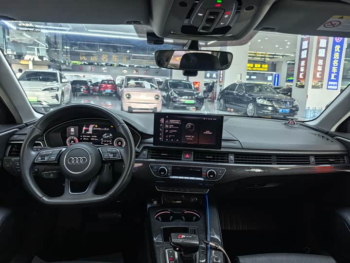Фото 6 - Audi A4L