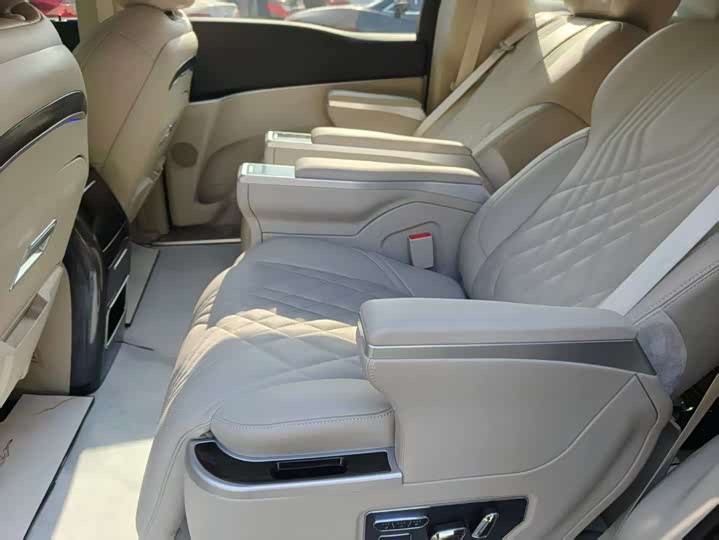 Фото 5 - Buick GL8 ES