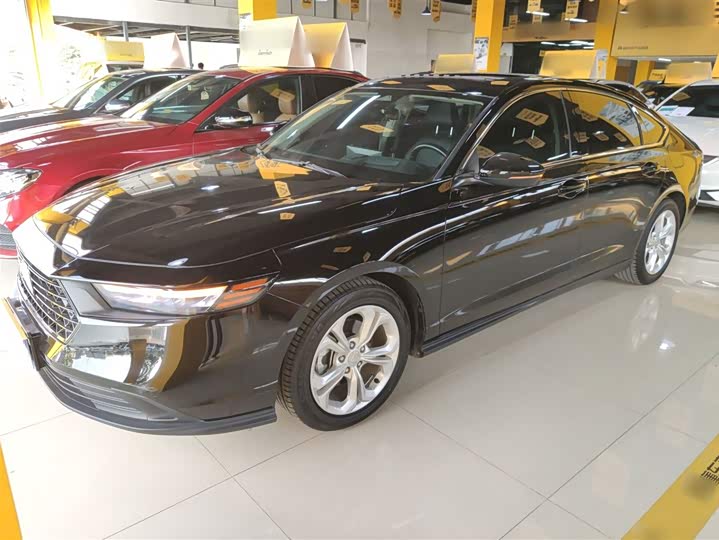 Фото 2 - Honda Accord