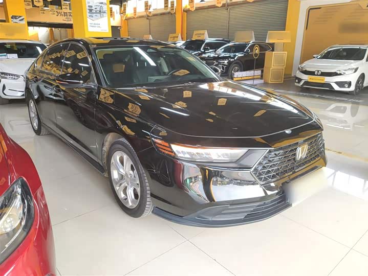 Фото 4 - Honda Accord