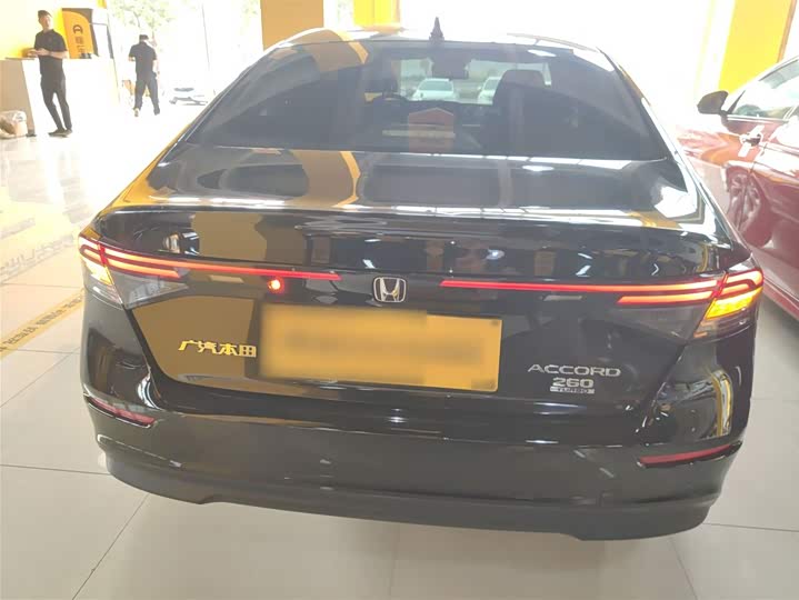 Фото 6 - Honda Accord