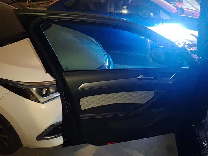 Фото 7 - Volkswagen Magotan