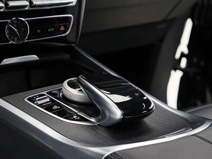 Фото 9 - Mercedes-Benz G-Class