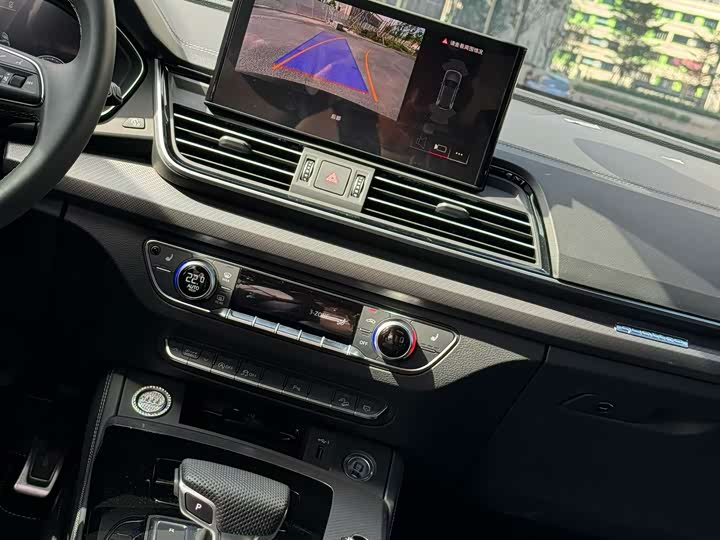 Фото 8 - Audi Q5L