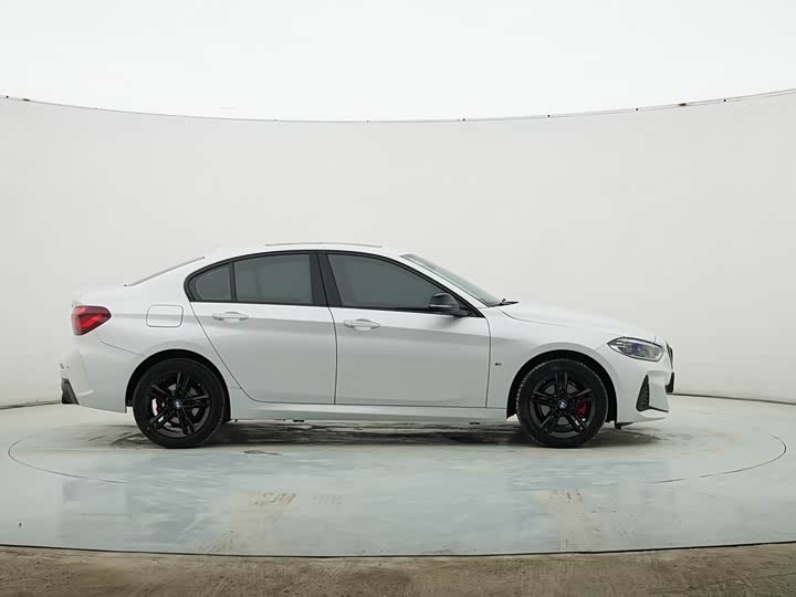 Фото 3 - BMW 1 Series