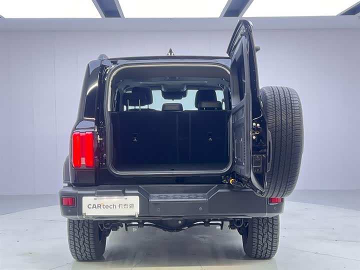 Фото 9 - Tank 300