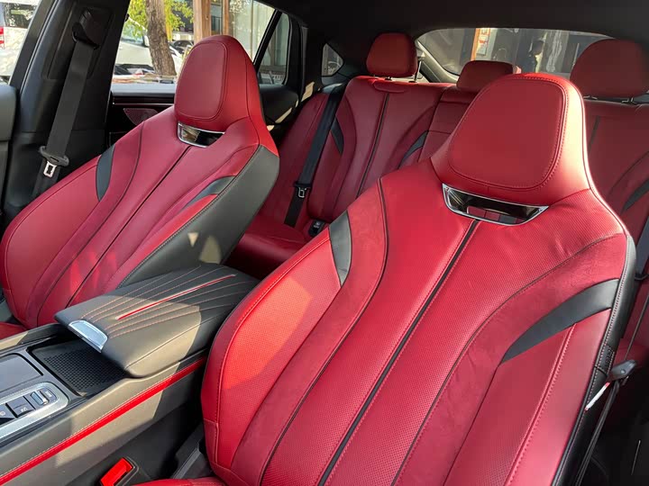 Фото 8 - Hongqi H6