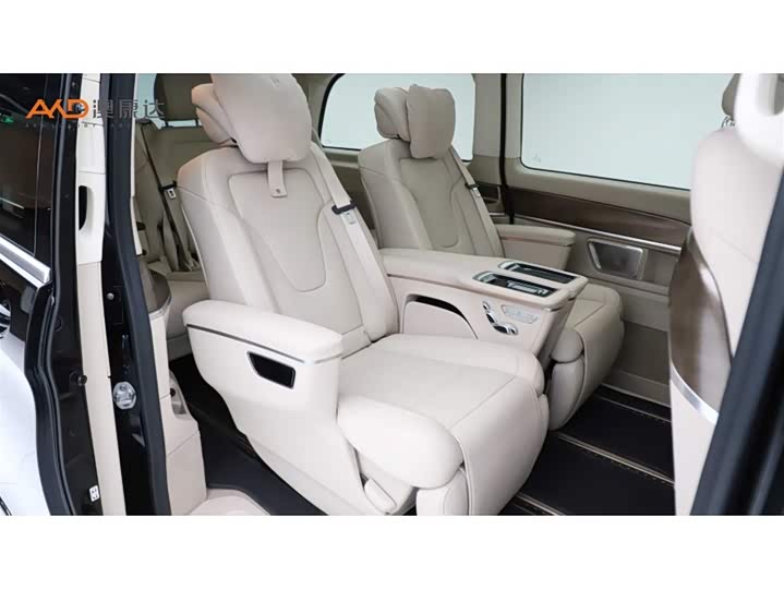 Фото 8 - Mercedes-Benz V-Class