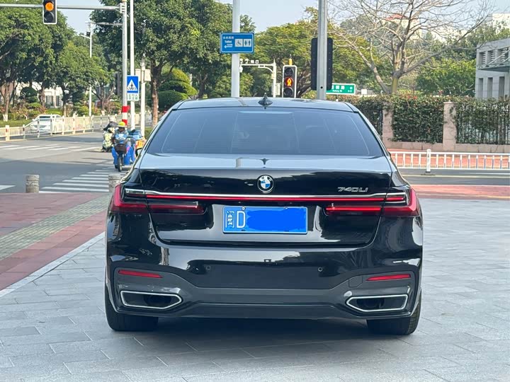 Фото 5 - BMW 7 Series