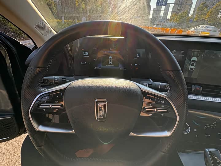 Фото 5 - Bestune B70