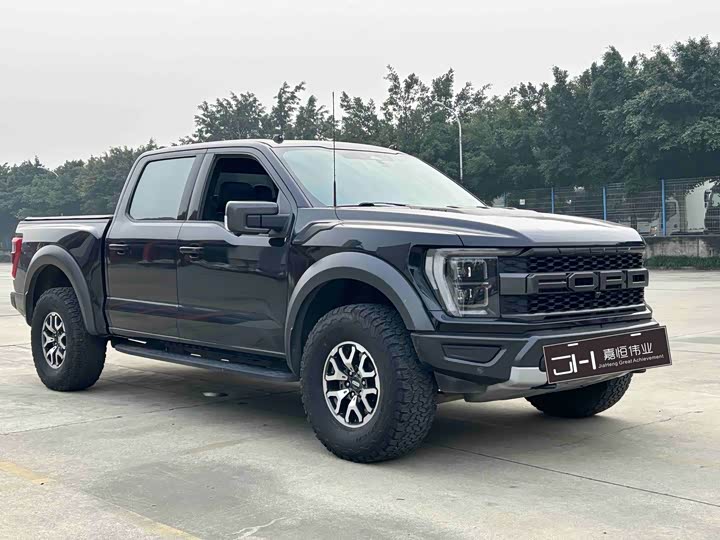 Фото 3 - Ford F-150 Raptor