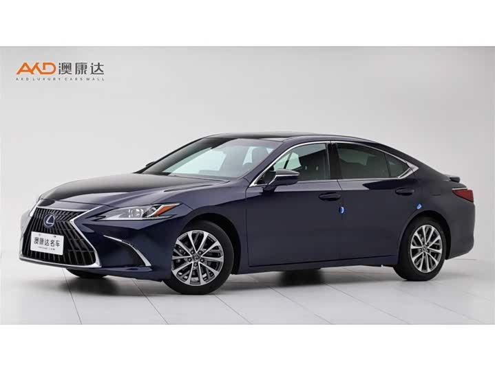 Фото 1 - Lexus ES