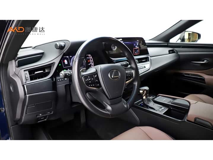 Фото 6 - Lexus ES