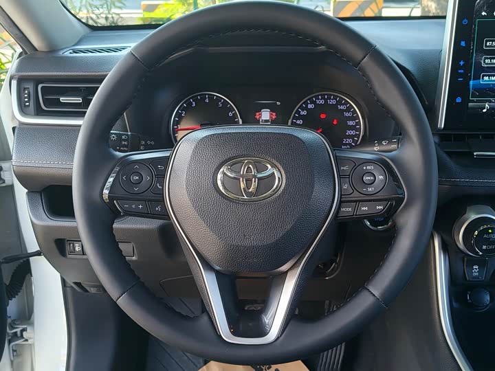 Фото 7 - Toyota Wildlander