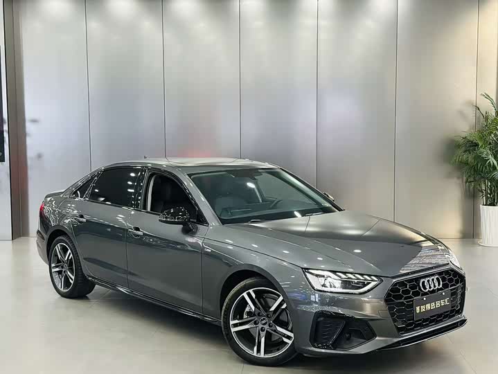 Фото 2 - Audi A4L