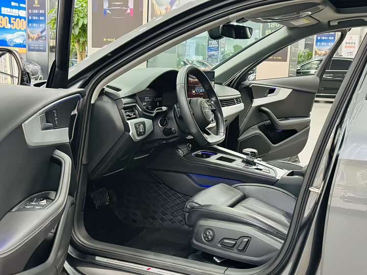 Фото 5 - Audi A4L