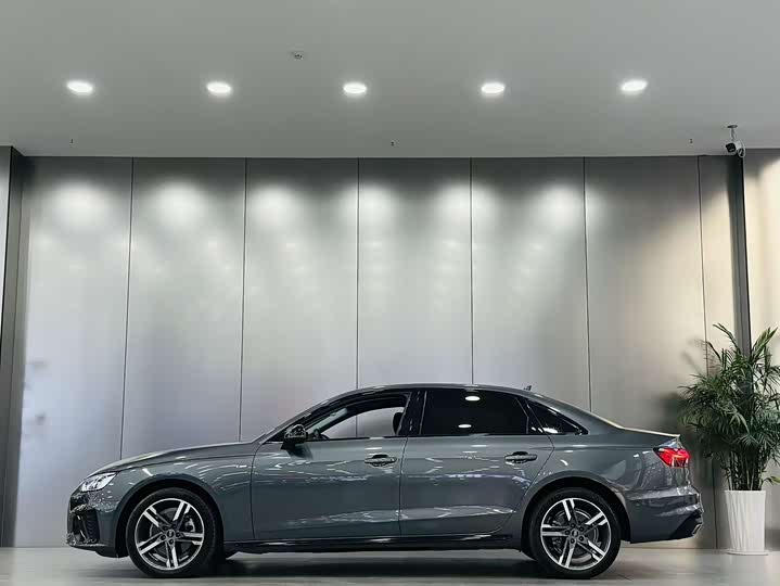 Фото 9 - Audi A4L