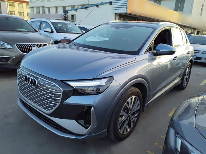 Фото 1 - Audi Q4 e-tron