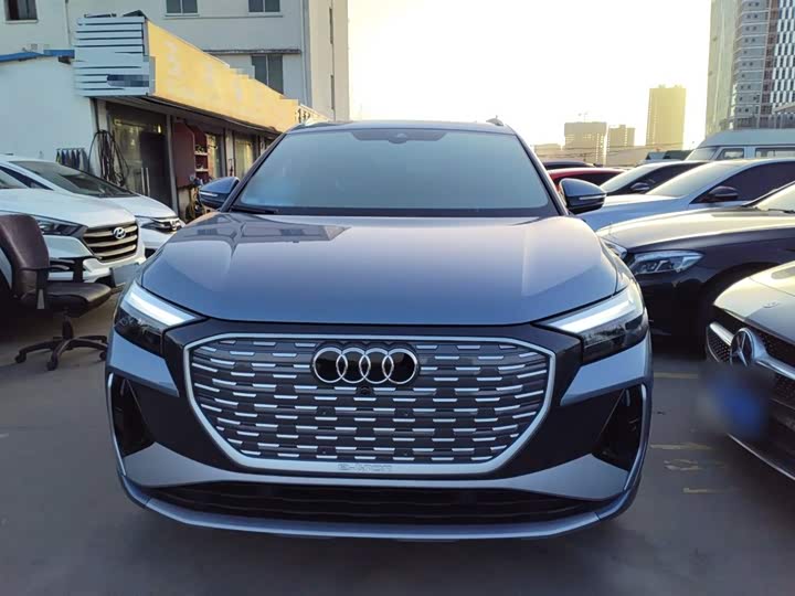 Фото 3 - Audi Q4 e-tron