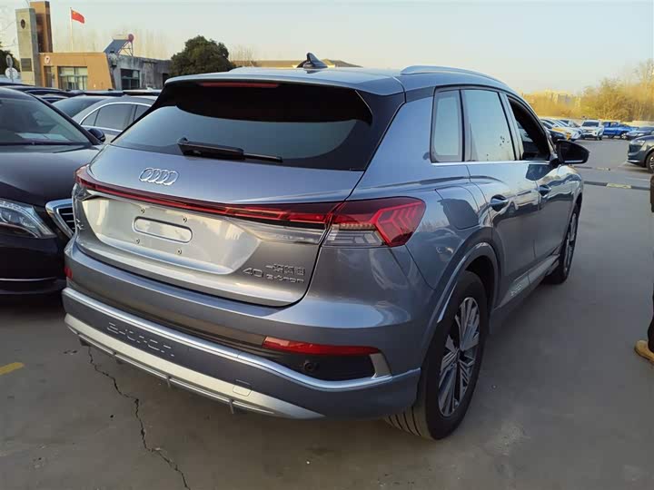 Фото 7 - Audi Q4 e-tron