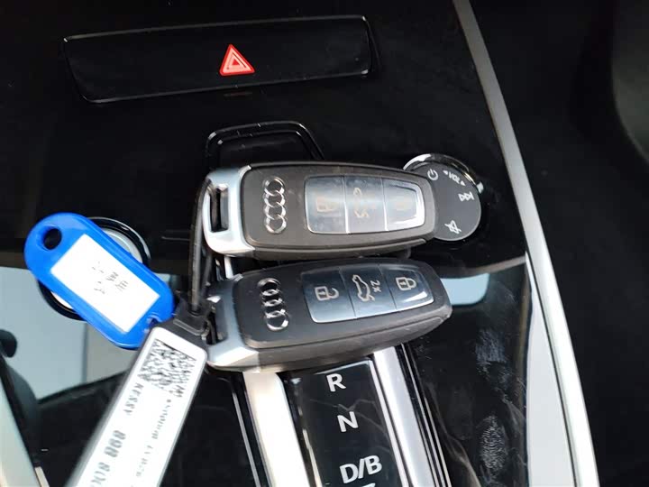 Фото 9 - Audi Q4 e-tron