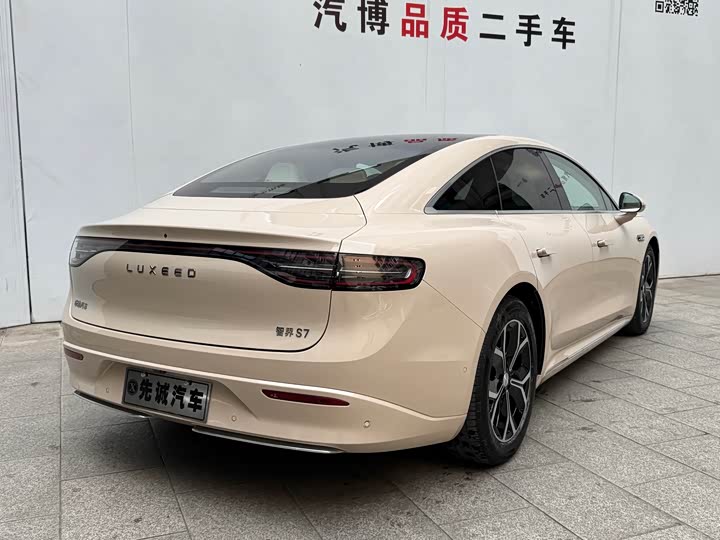 Фото 7 - Luxeed S7