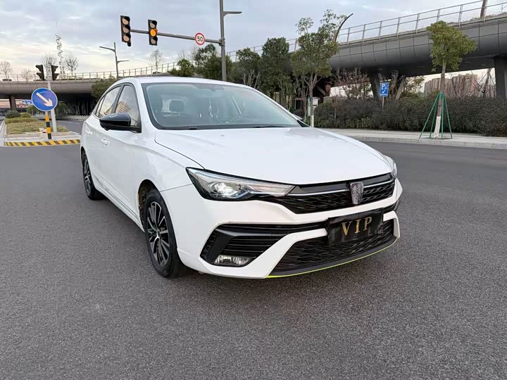 Фото 3 - Roewe i5