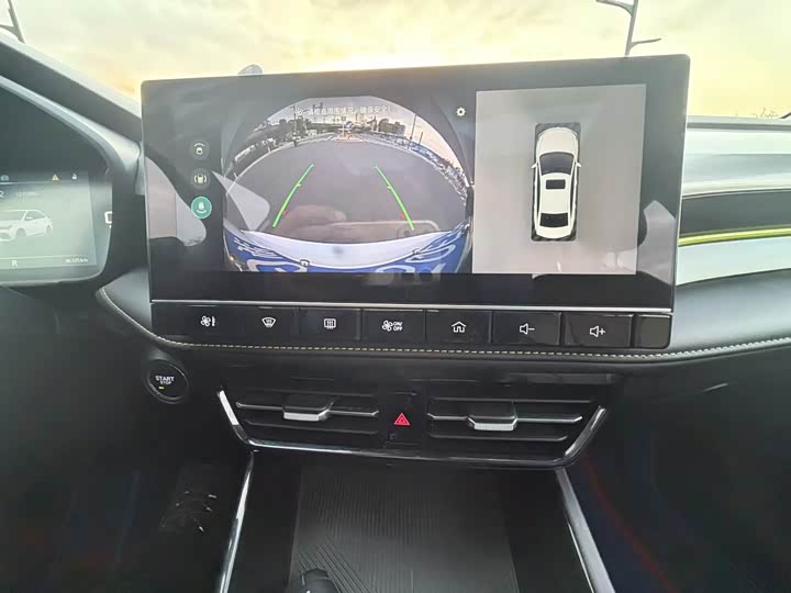 Фото 6 - Roewe i5