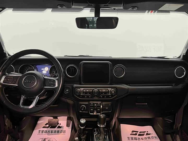 Фото 7 - Jeep Gladiator