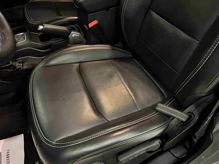 Фото 9 - Jeep Gladiator