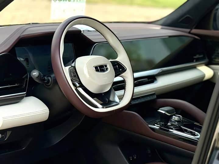 Фото 4 - Geely Monjaro