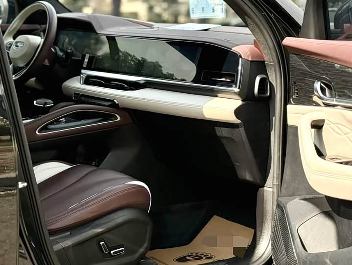 Фото 6 - Geely Monjaro