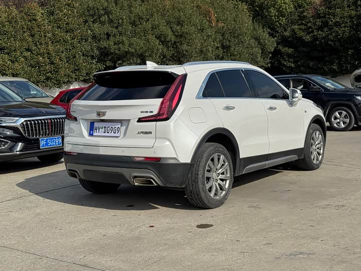 Фото 6 - Cadillac XT4
