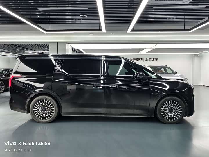 Фото 4 - Zeekr 009