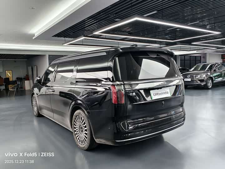 Фото 7 - Zeekr 009