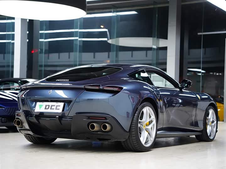 Фото 7 - Ferrari Roma