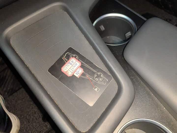 Фото 9 - Changan Deepal SL03