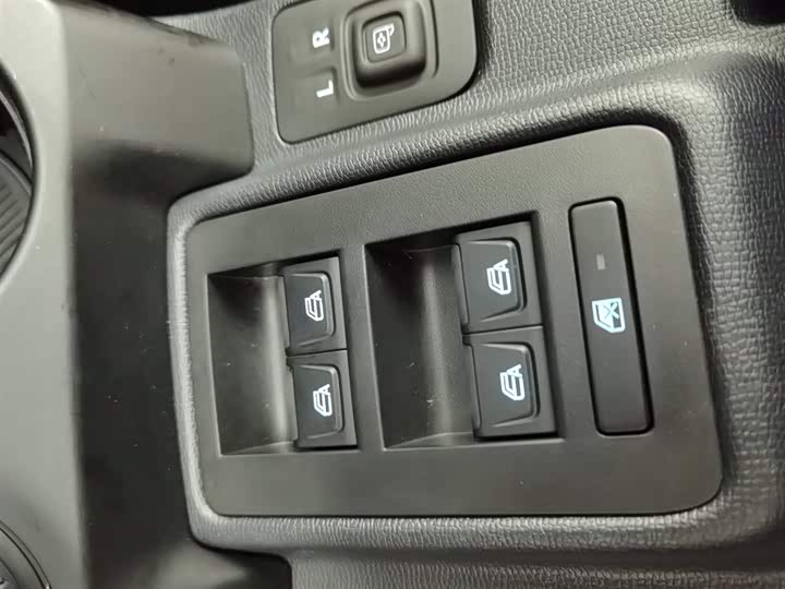 Фото 9 - Ford Bronco