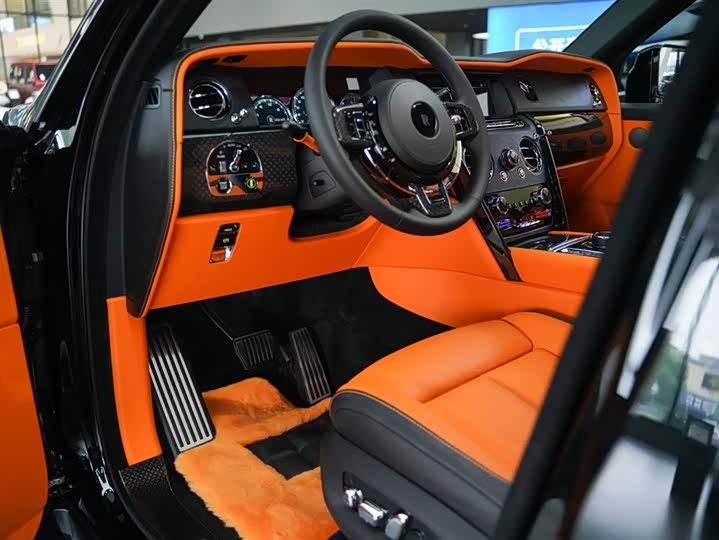 Фото 2 - Rolls-Royce Cullinan