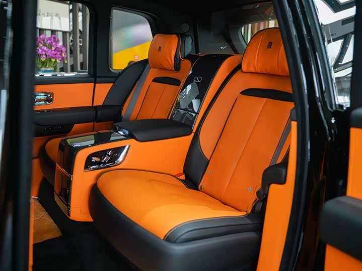 Фото 3 - Rolls-Royce Cullinan