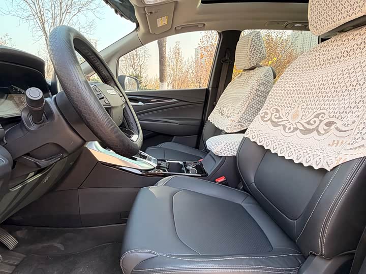 Фото 9 - Maxus Euniq 5