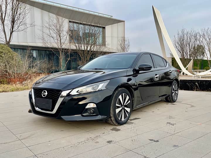 Фото 1 - Nissan Teana