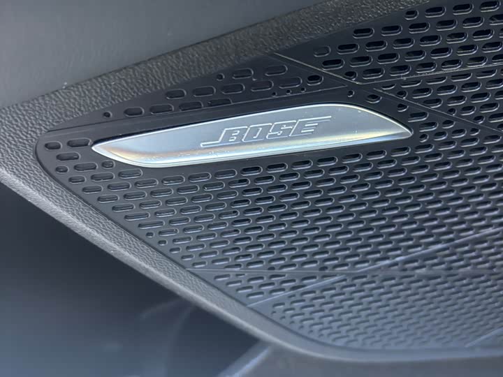 Фото 7 - MG Motor 7