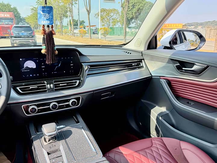 Фото 7 - Hongqi HS5