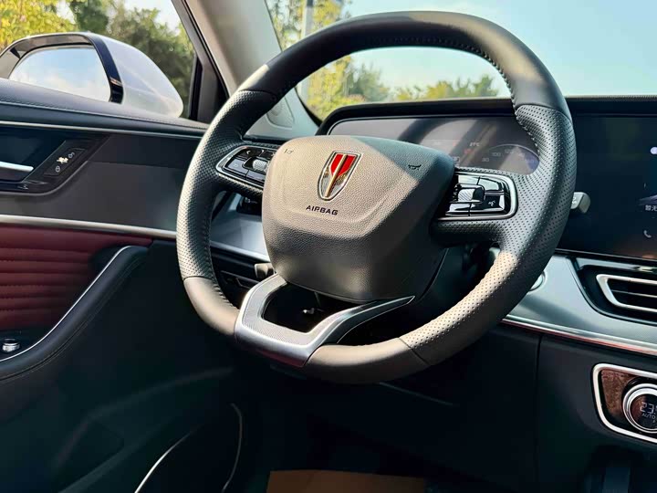 Фото 8 - Hongqi HS5