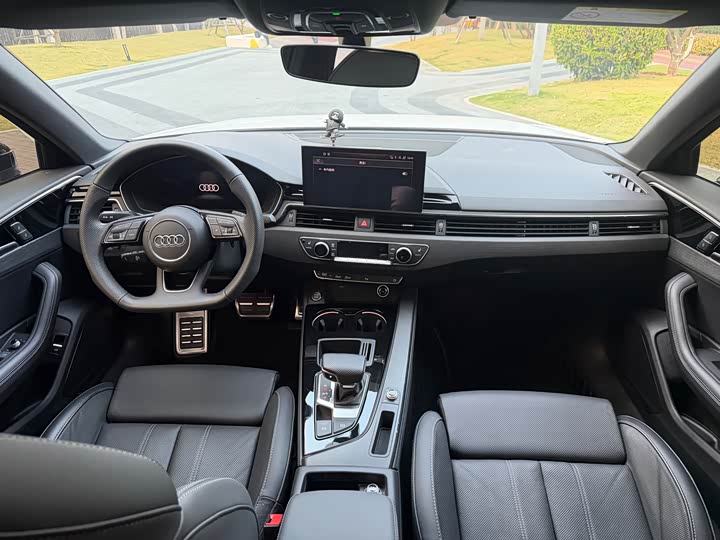 Фото 5 - Audi A4L